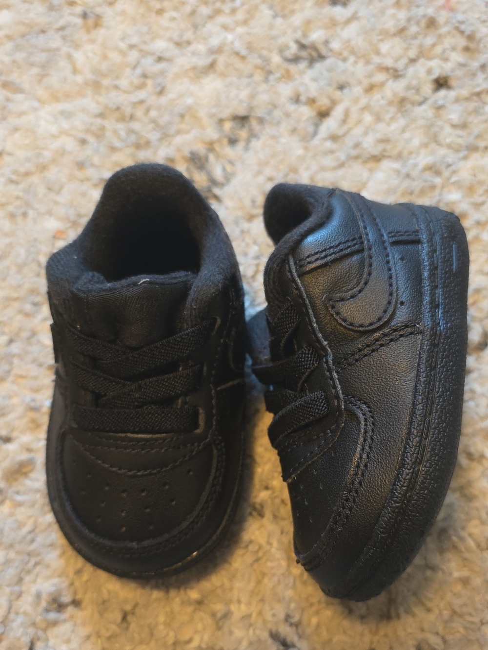Nike Toddler Black Mini Sneakers - Lace-Up Casual